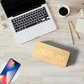Fa hatású digitális ébresztőóra hőmérővel, fehér számokkal - világosbarna Fa hatású digitális ébresztőóra hőmérővel, fehér számokkal - világosbarna