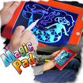 Magic Sketchpad készségfejlesztő, színes, világítós rajztábla, üzenőtábla gyerekeknek Magic Sketchpad készségfejlesztő, színes, világítós rajztábla, üzenőtábla gyerekeknek