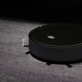 Smart robotporszívó, padlótisztító készülék kiegészítőkkel, fekete