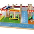 Fa parkolóház, garázs építőjáték gyerekeknek járművekkel, 4 szintes, 27 elemes
