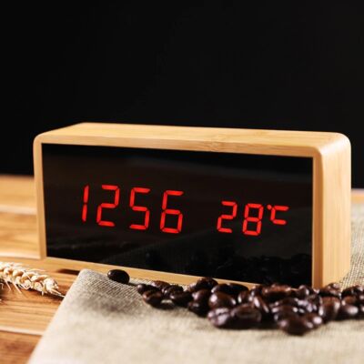 Bambusz borítású programozható digitális ébresztőóra hőmérővel