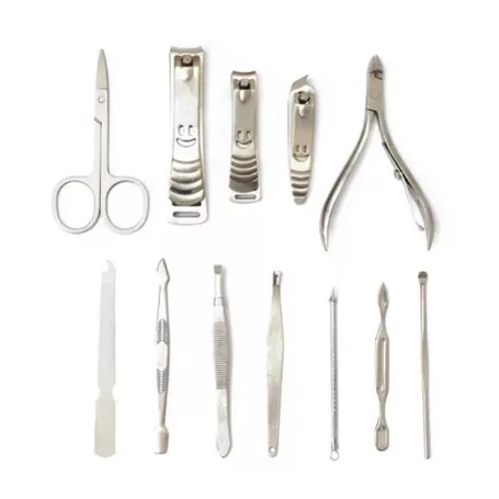 12 részes manikűr és pedikűr készlet arcápoló kiegészítőkkel masszív tokban