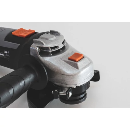 Daewoo sarokcsiszoló 125mm tárcsákhoz, 900W teljesítménnyel, DAAG125-90Y