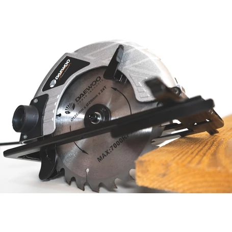 Daewoo elektromos körfűrész 1400W teljesítménnyel, DACS1400Y