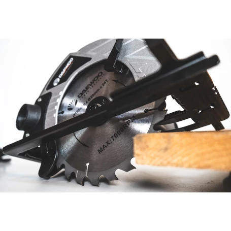 Daewoo elektromos körfűrész 1400W teljesítménnyel, DACS1400Y