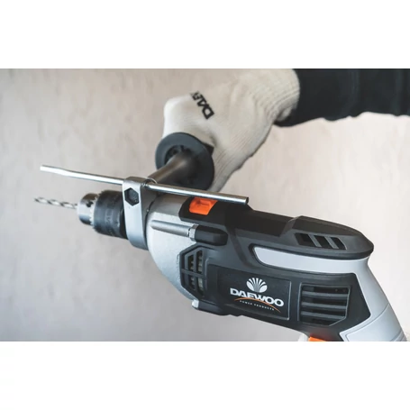 Daewoo elektromos ütvefúró, fúrógép 950W teljesítménnyel, DAID950Y