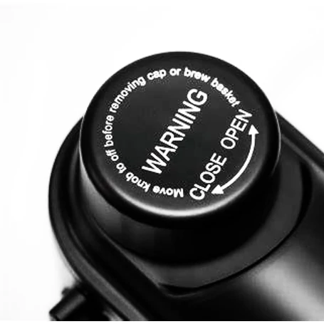 Daewoo presszó kávéfőző tejhabosító funkcióval, 800 W, DES-484