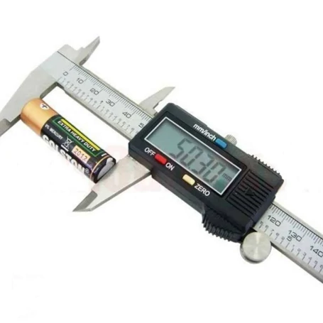 Digitális tolómérő nagyméretű kijelzővel, műanyag dobozban, 150 mm (6