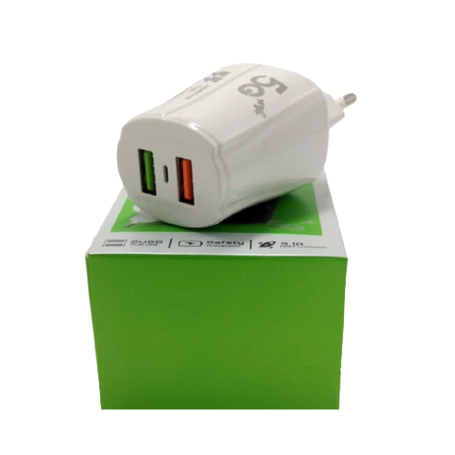 Gyorstöltő hálózati adapter, 3.1A töltőáram, 2 db USB csatlakozó, fehér