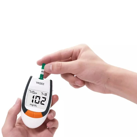 Digitális vércukorszint mérő készlet 50 db tesztcsíkkal és lándzsával, műanyag tárolóval