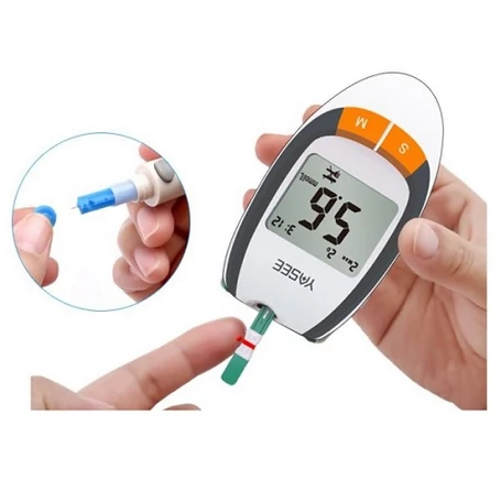 Digitális vércukorszint mérő készlet 50 db tesztcsíkkal és lándzsával, műanyag tárolóval