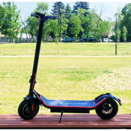 E-scooter elektromos roller, összecsukható, rugós felfüggesztéssel és tárcsafékkel felszerelt felnőtt roller, fekete