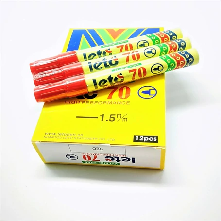 12 darabos utántölthető, vastaghegyű alkoholos filctoll készlet, piros