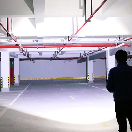 Midi Power Style COB LED extra fényerejű, közepes méretű többfunkciós zseblámpa műanyag dobozban