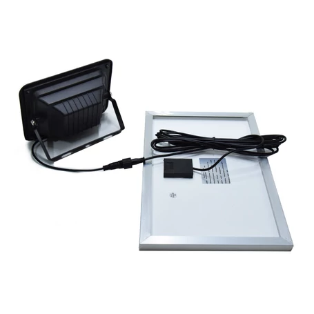 Utcai, udvari nagy fényerejű lámpa távirányítóval, különálló napelemmel, 50W