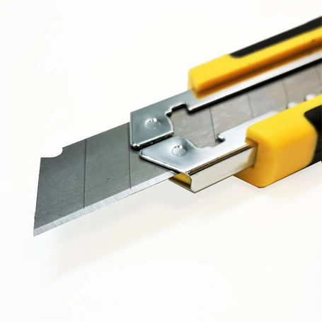 Tapétavágó, szike, sniccer készlet 3 pengével, csúszásbiztos markolattal