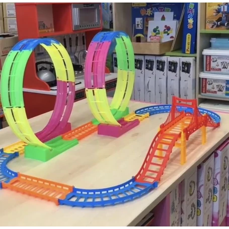 Track King világítós mágikus autópálya készlet LED-es kisautóval