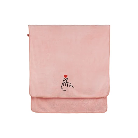 Puha, mikroszálas törölköző hímzett szív mintával, rózsaszín