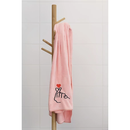 Puha, mikroszálas törölköző hímzett szív mintával, rózsaszín
