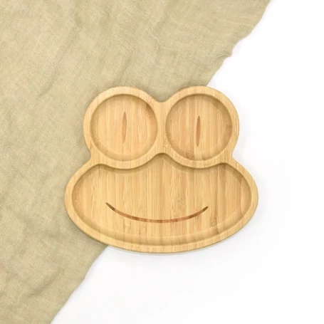 Elite Home® béka formájú bambusz tányér tapadókorongos talppal, gyermek étkezőkészlet szilikon fejű kanállal és villával, 3 db-os szett