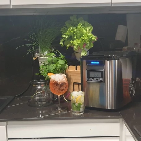 Jégkocka készítő gép LCD kijelzővel, időzítő funkcióval, 2,2 literes kapacitással, napi 12 kg teljesítménnyel