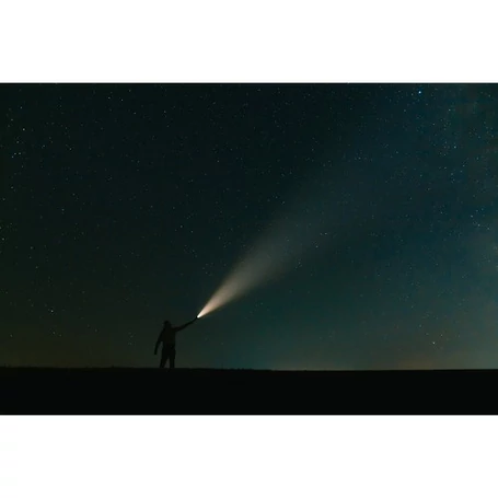 Alumíniumházas, akkus, extra fényerejű, COB LED-es, többfunkciós zseblámpa, 2 db akkuval, műanyag dobozban