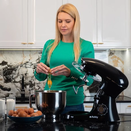 Többfunkciós konyhai robotgép 6,2 literes keverőtállal, 6+1 sebességfokozattal, 2200 W teljesítménnyel, fekete