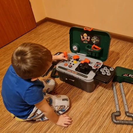 Komplett játékműhely készlet gurulós kofferrel, szerszámokkal,  3-7 éves korig